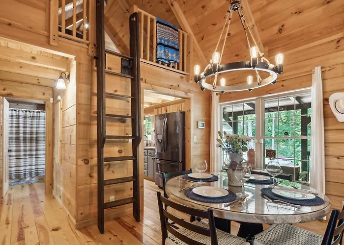 Pet-Friendly Lake Lure Cabin W/ Outdoor Oasis!